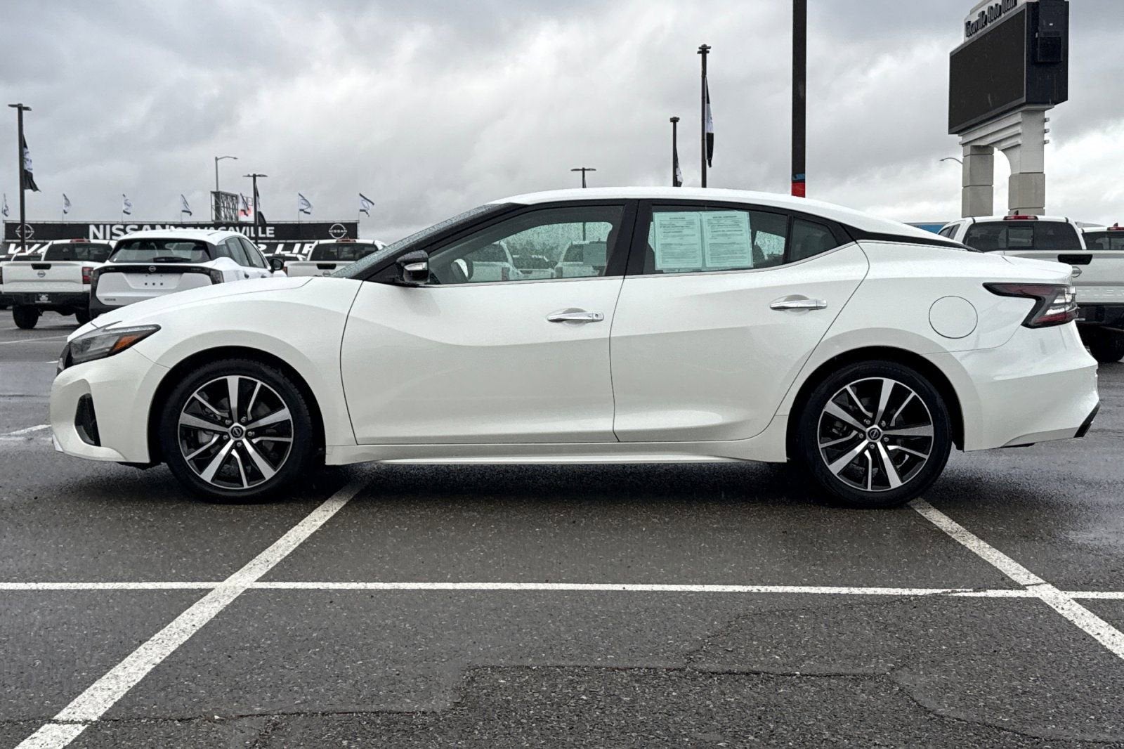 2023 Nissan Maxima SV