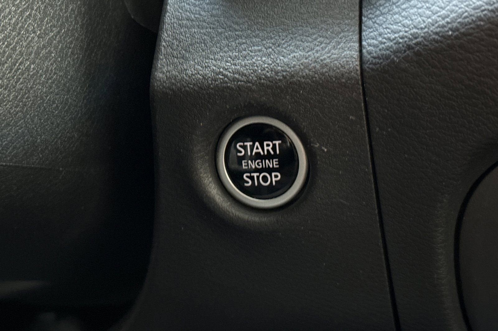 2023 Nissan Frontier PRO-X