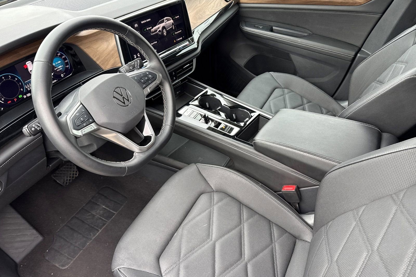 2024 Volkswagen Atlas 2.0T SE w/Technology