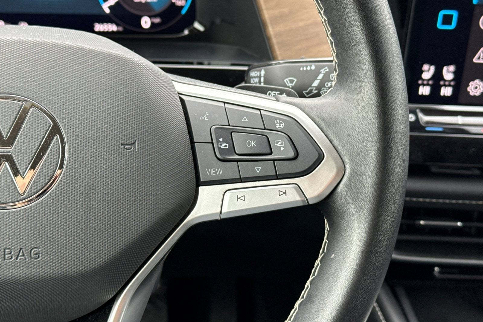 2024 Volkswagen Atlas 2.0T SE w/Technology