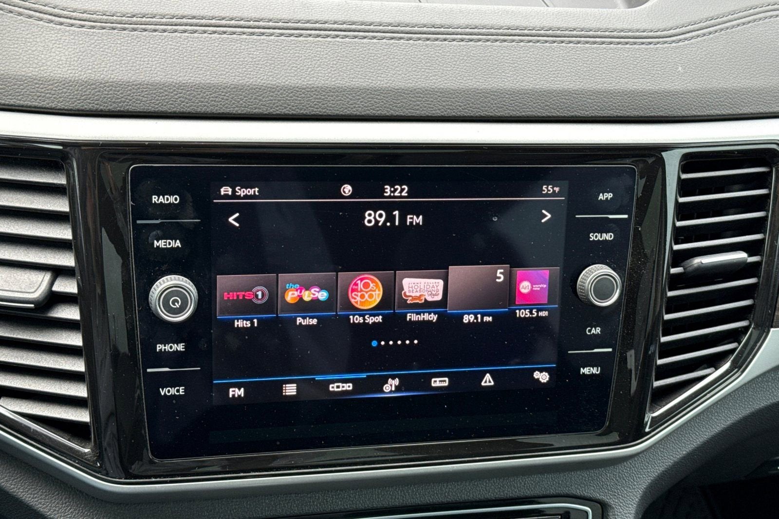 2023 Volkswagen Atlas 3.6L V6 SE w/Technology