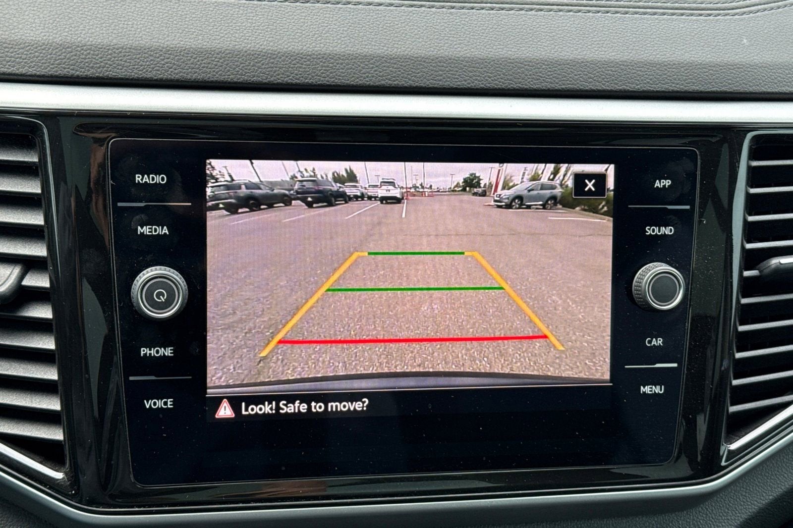 2023 Volkswagen Atlas 3.6L V6 SE w/Technology