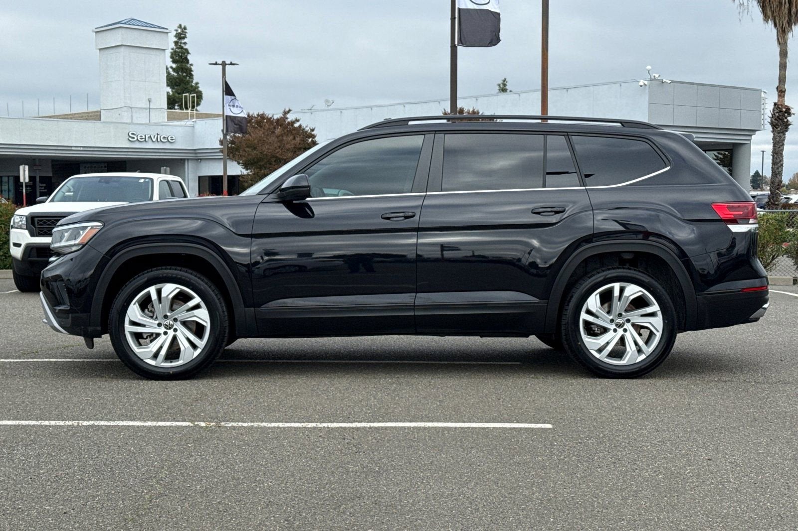 2023 Volkswagen Atlas 3.6L V6 SE w/Technology