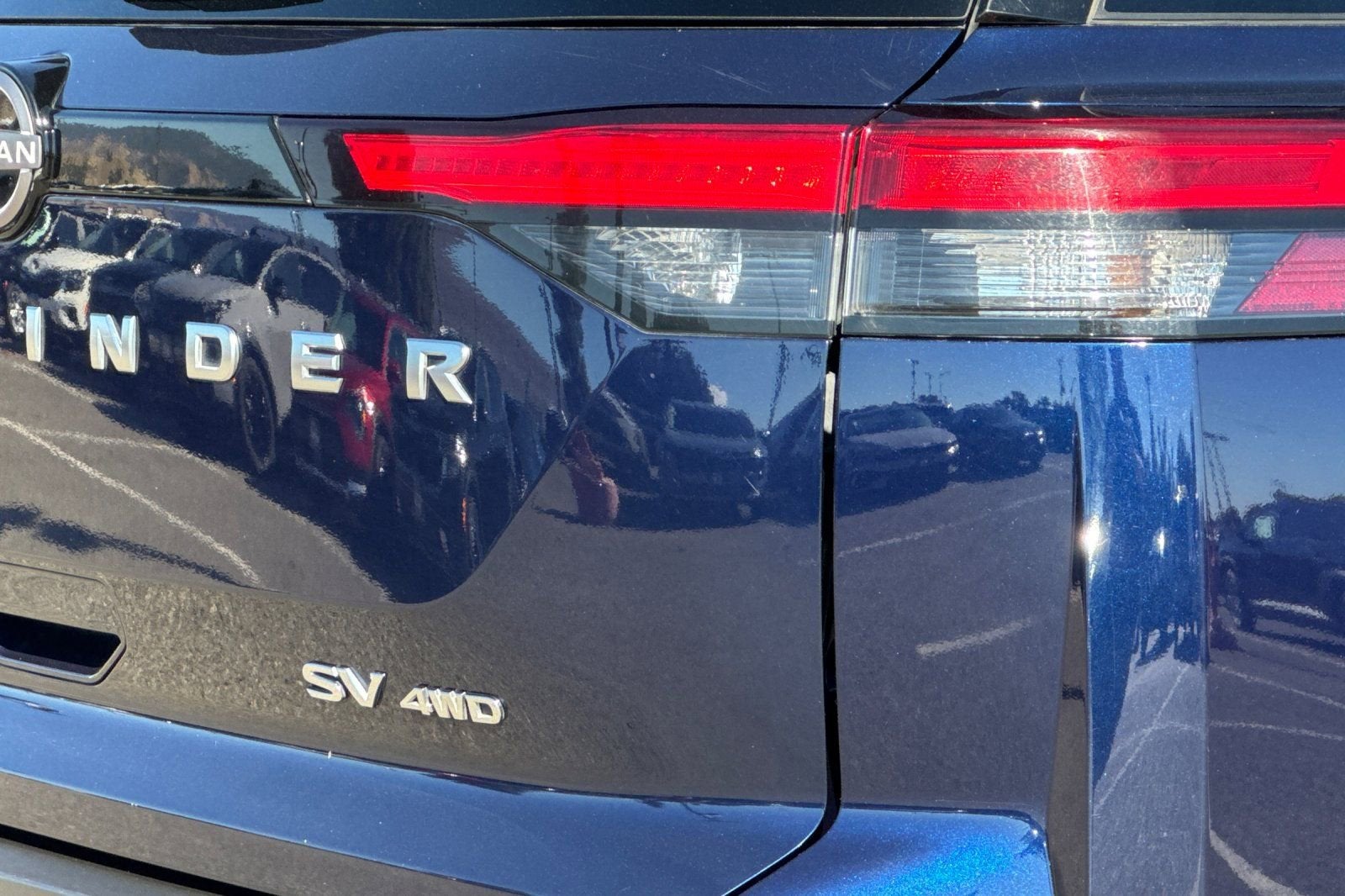 2024 Nissan Pathfinder SV