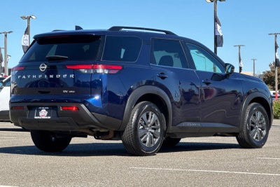 2024 Nissan Pathfinder SV