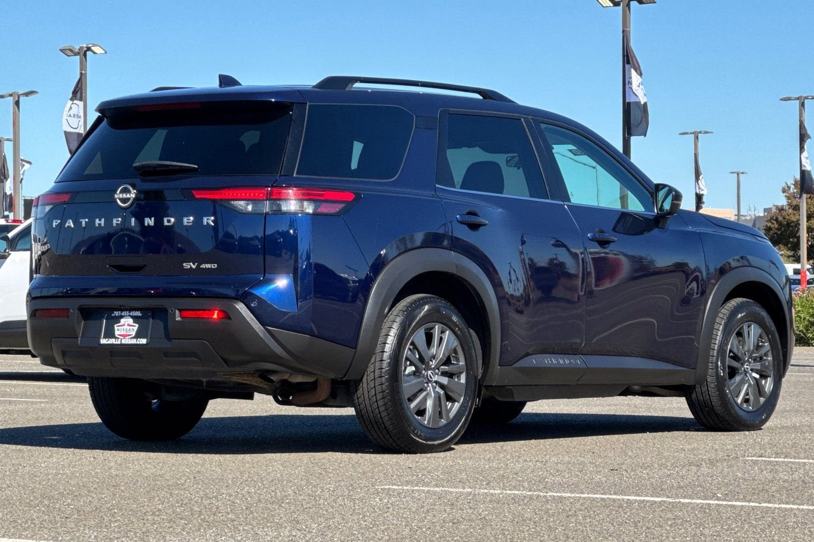 2024 Nissan Pathfinder SV