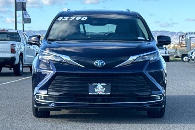 2024 Toyota Sienna XLE