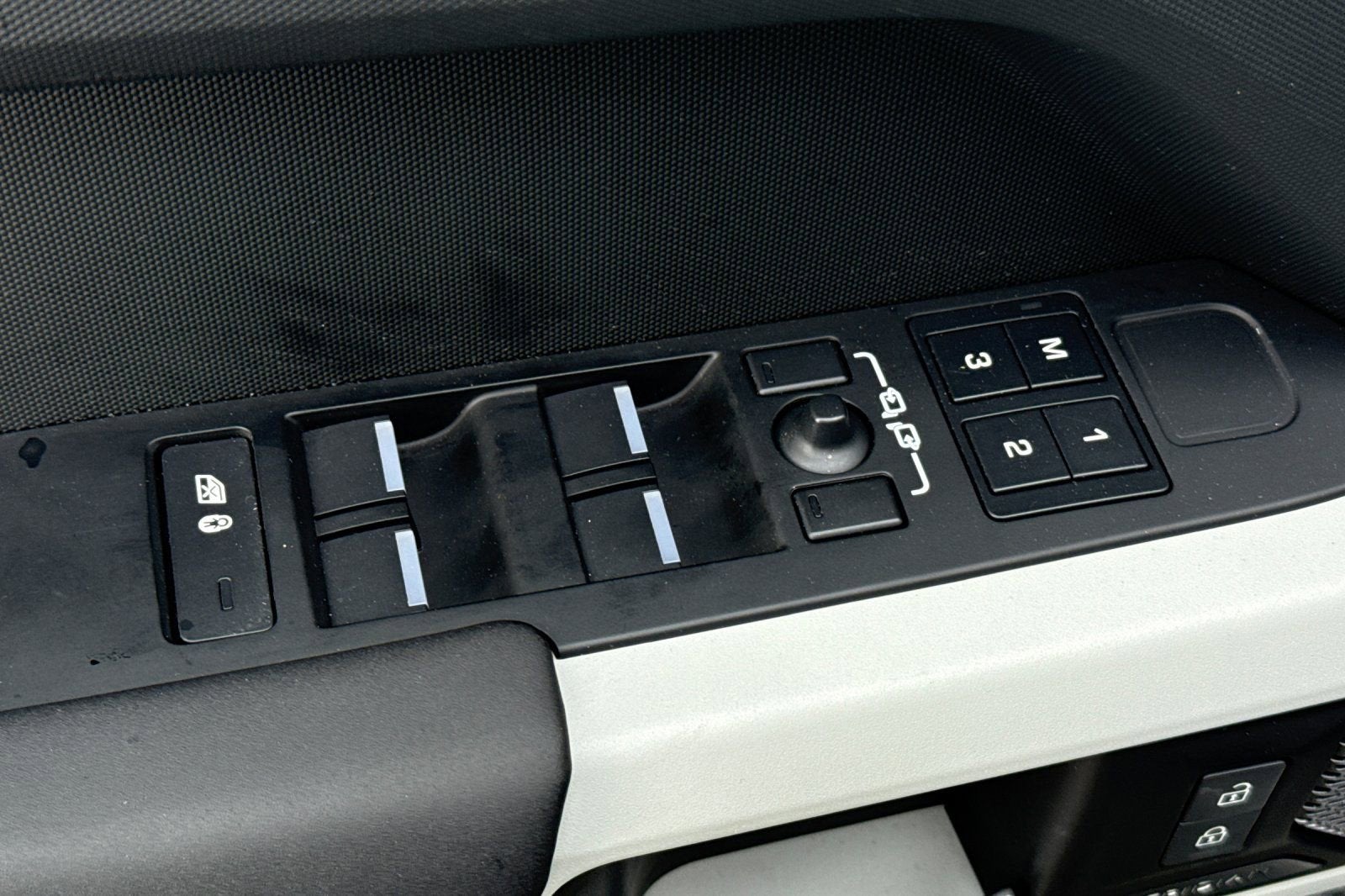 2024 Land Rover Defender S