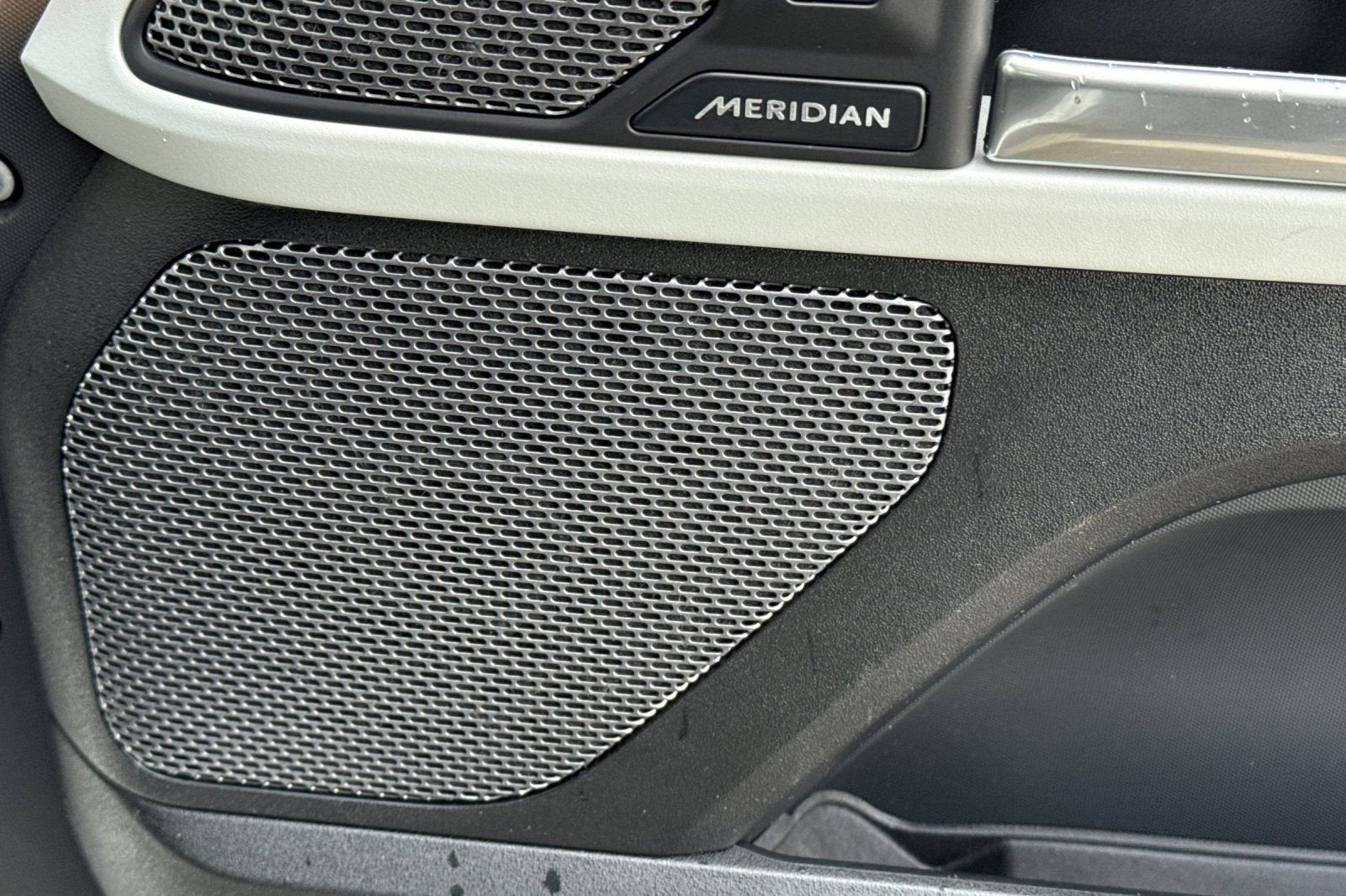 2024 Land Rover Defender S