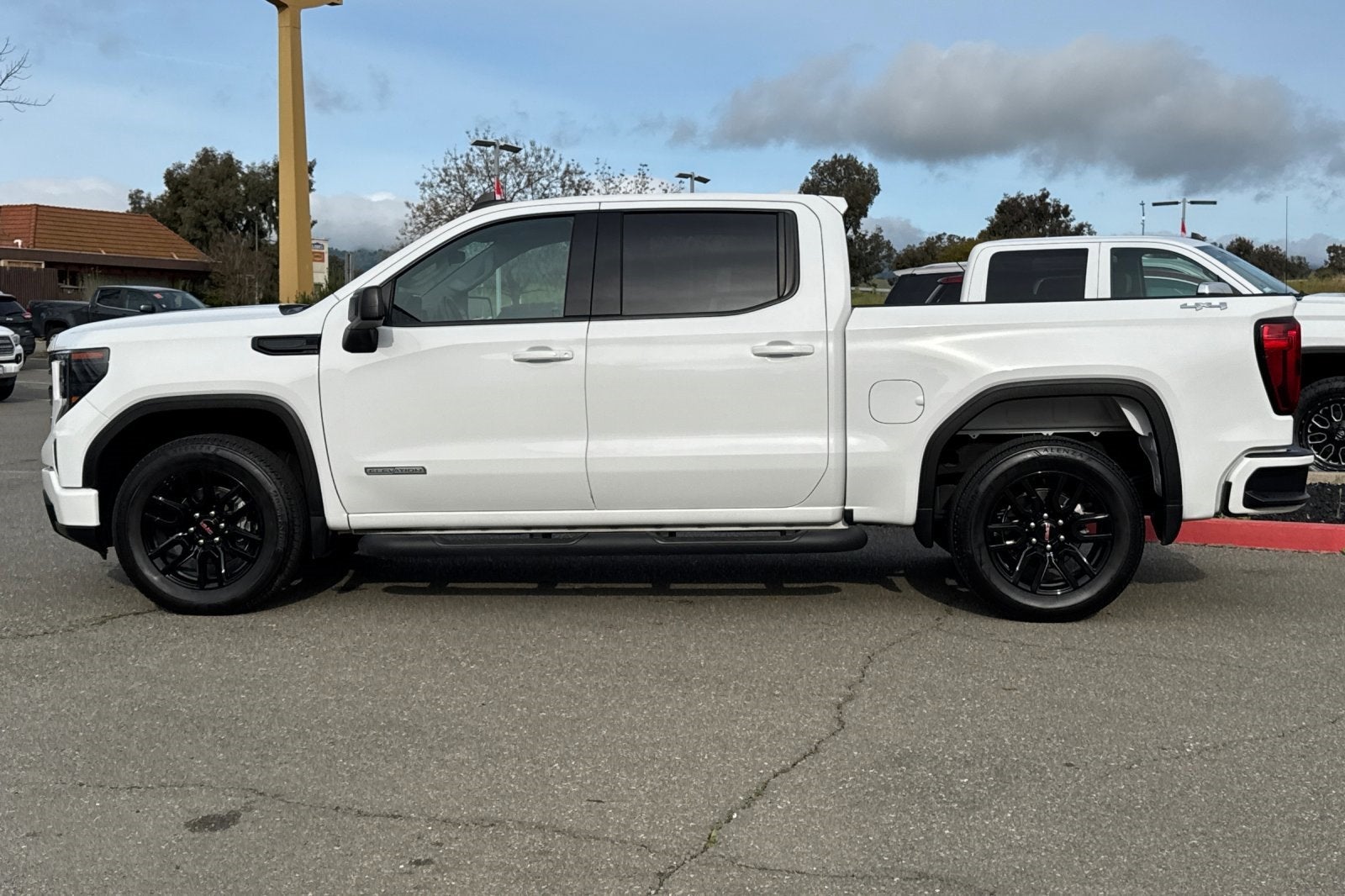 2023 GMC Sierra 1500 Elevation