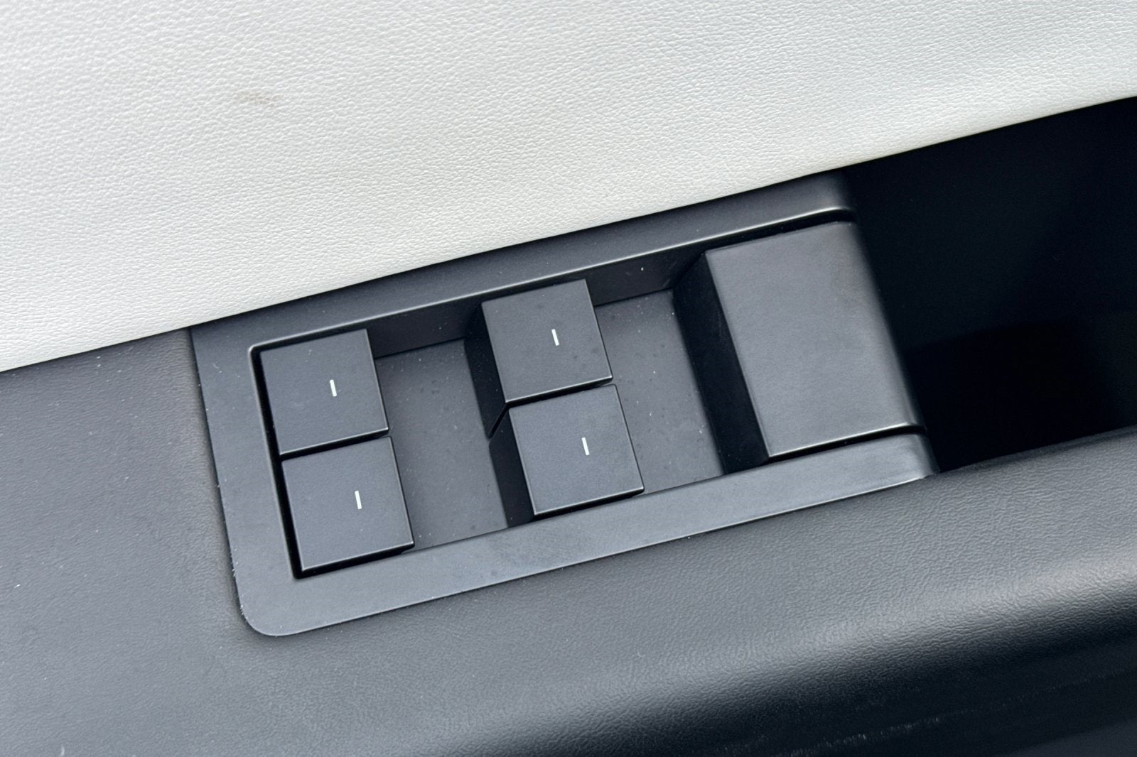 2024 Tesla Cybertruck Base