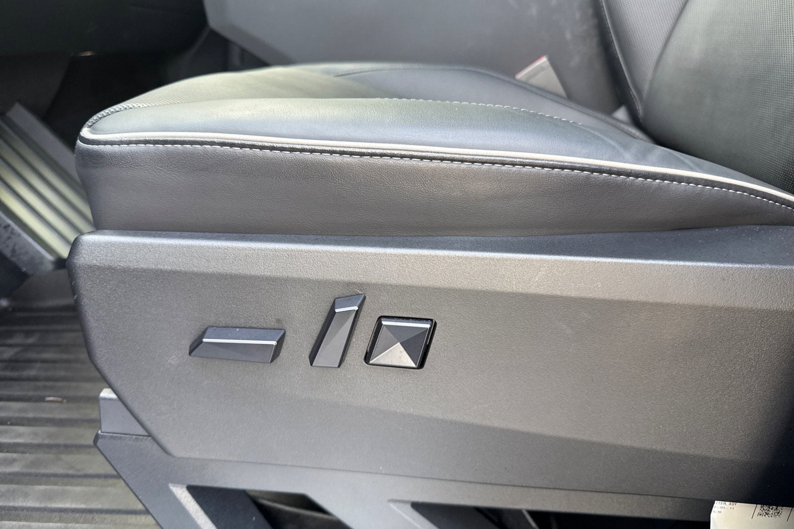 2024 Tesla Cybertruck Base