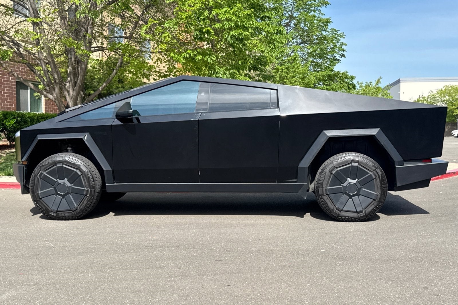 2024 Tesla Cybertruck Base