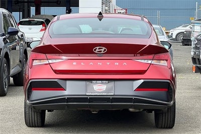 2025 Hyundai Elantra SEL Convenience