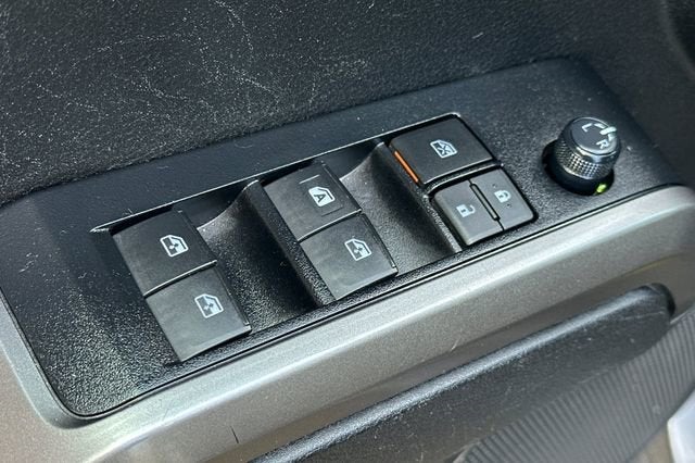 2022 Toyota Tacoma 2WD SR5