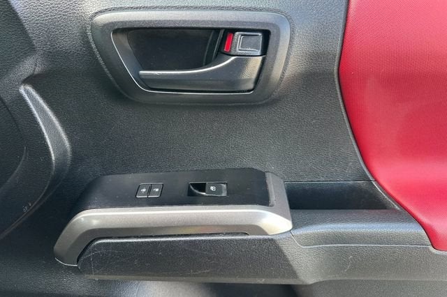 2022 Toyota Tacoma 2WD SR5