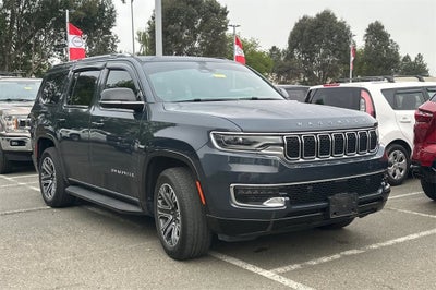 2023 Jeep Wagoneer Base