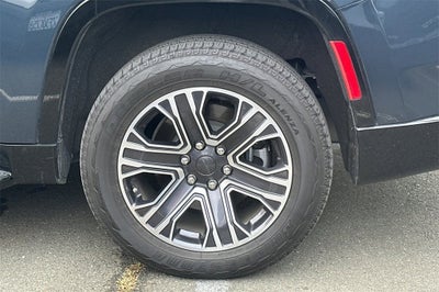 2023 Jeep Wagoneer Base