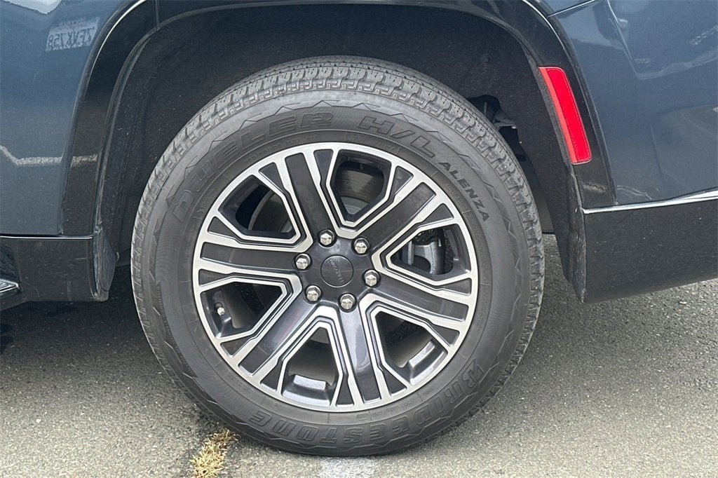 2023 Jeep Wagoneer Base