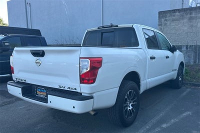 2022 Nissan Titan SV