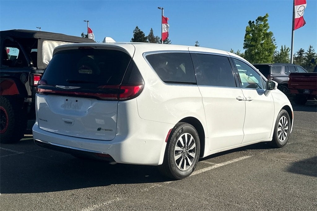 2022 Chrysler Pacifica Hybrid Touring L