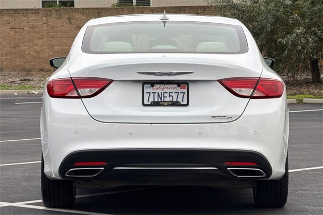 2016 Chrysler 200 C