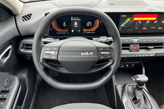 2025 Kia K4 LX