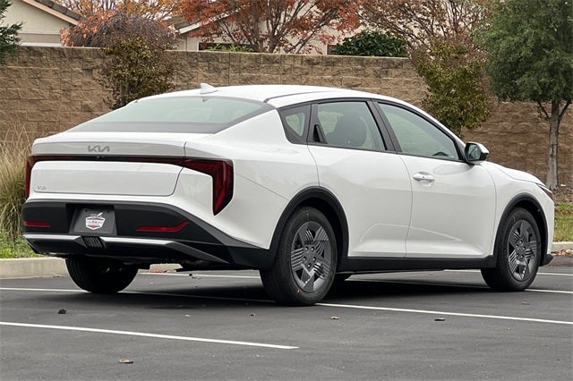 2025 Kia K4 LX