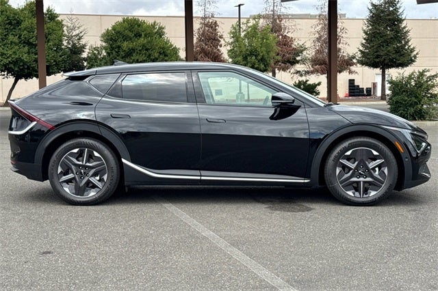 2025 Kia EV6 Light