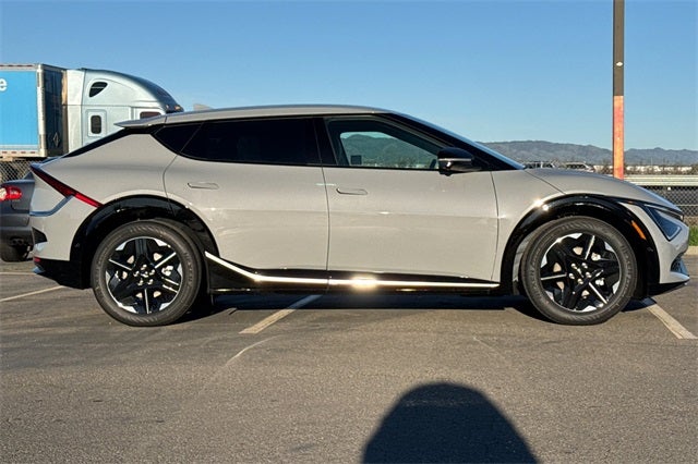 2025 Kia EV6 Wind