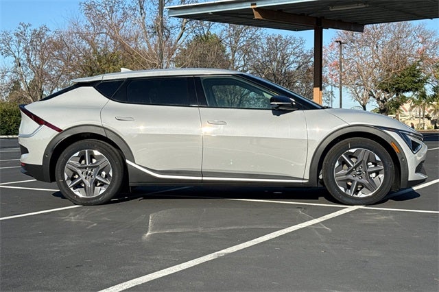 2025 Kia EV6 Light