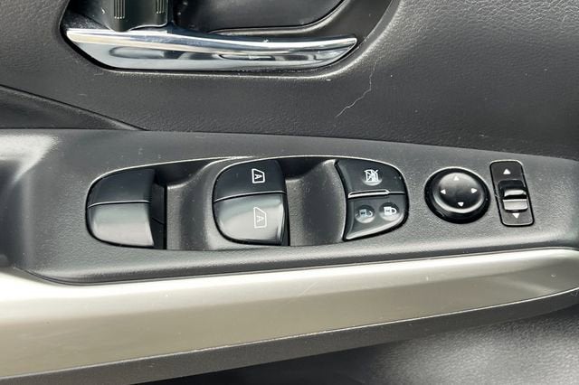 2019 Nissan Kicks SR