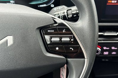 2023 Kia Niro LX