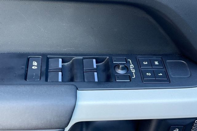 2024 Land Rover Defender S