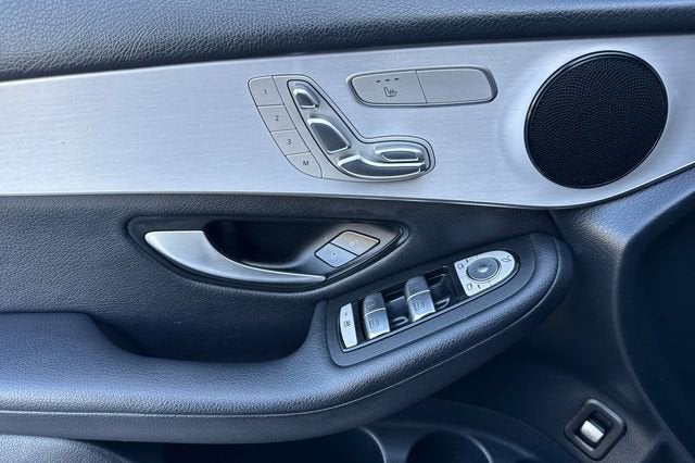 2021 Mercedes-Benz GLC 300 GLC 300