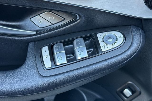 2021 Mercedes-Benz GLC 300 GLC 300