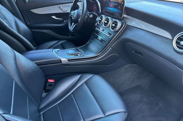 2021 Mercedes-Benz GLC 300 GLC 300