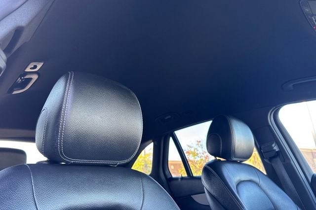 2021 Mercedes-Benz GLC 300 GLC 300