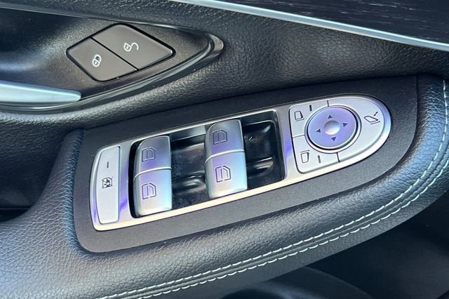 2022 Mercedes-Benz GLC 300 GLC 300